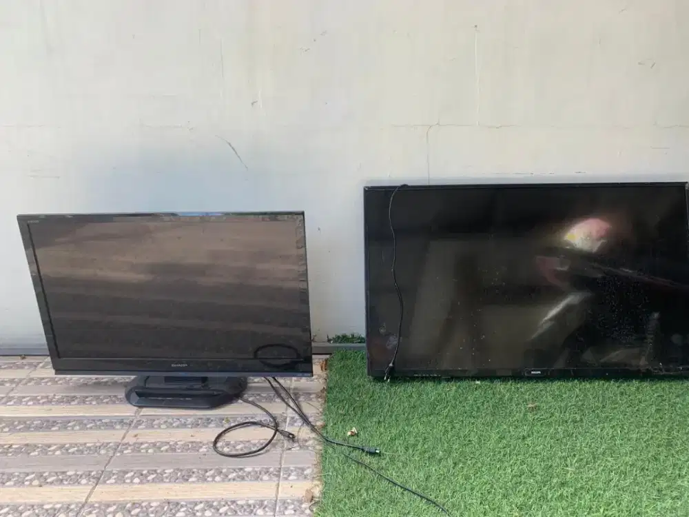 Jual 2 TV, 43 inch dan 32 inch. MATI dan LCD retak