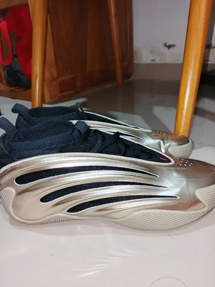 Sepatu Basket Adidas Harden Vol 9 Gold