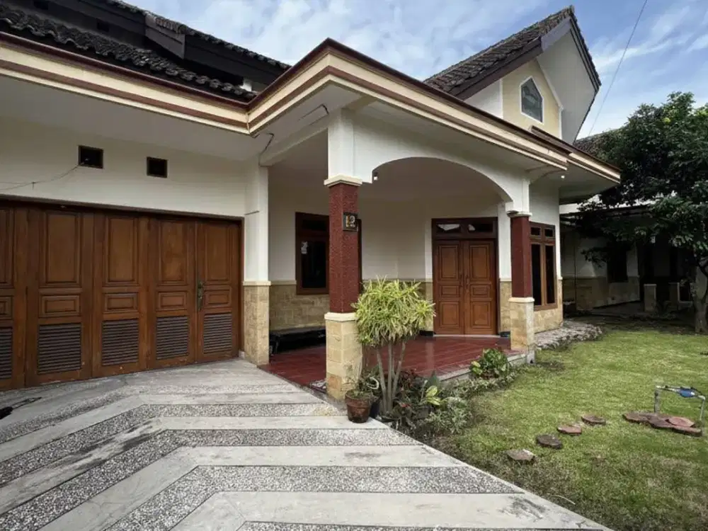 Rumah Luas Nyaman Dekat Kampus di Bunga Bunga Lowokwaru Malang