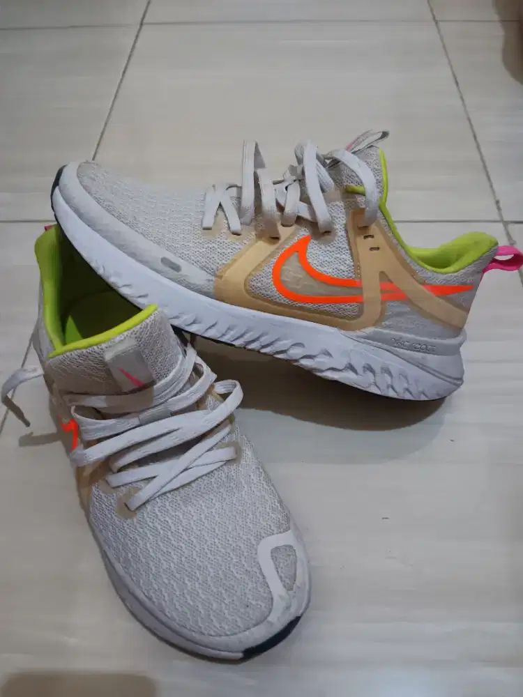 Sepatu Nike legend react  (Second) mulus jarang di pakai 100% original