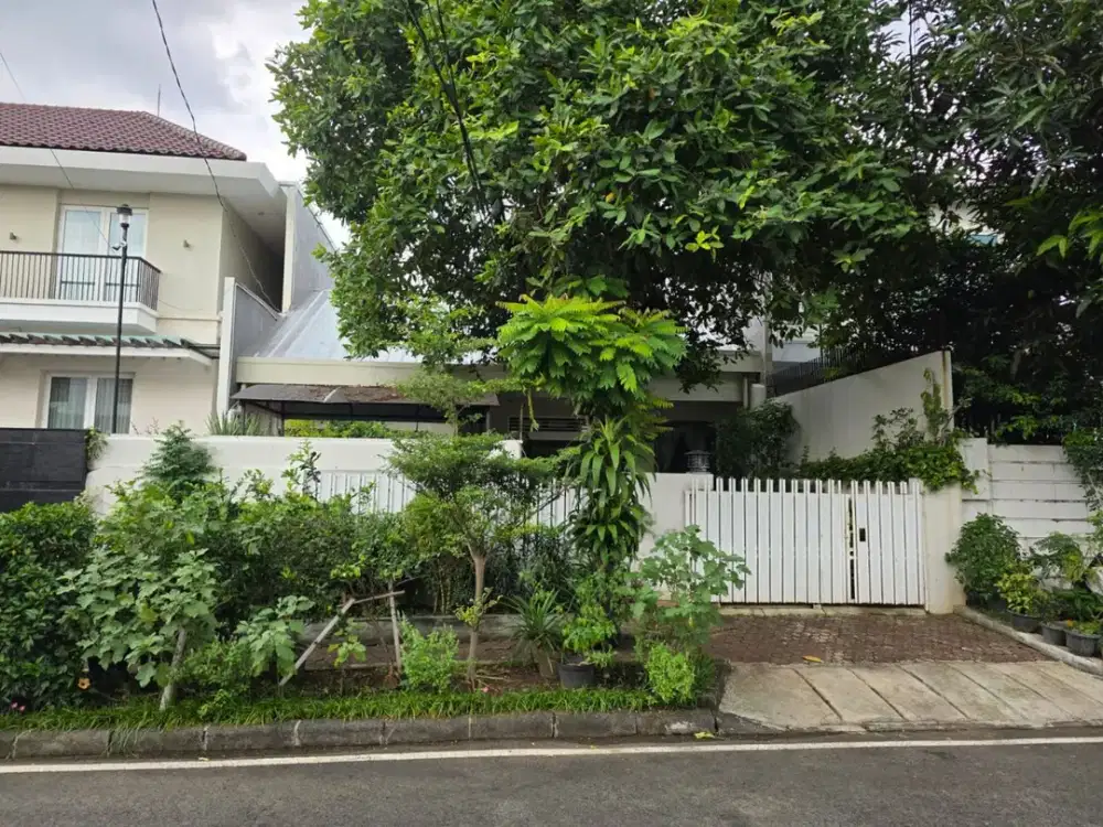 Rumah Jalan Purwakarta Menteng 200m, area nyaman dan aman