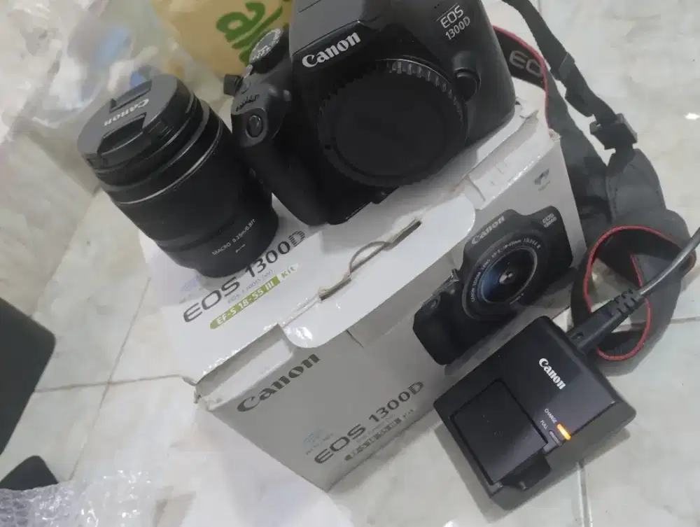 CANON EOS 1300D
