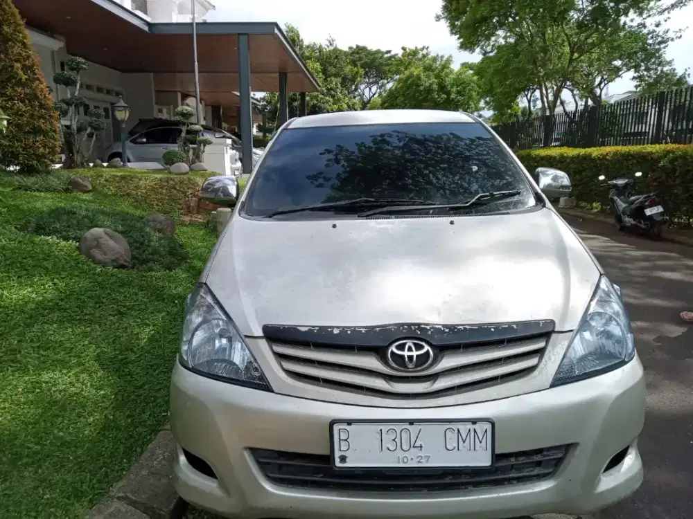 Toyota kijang innova E mt solar