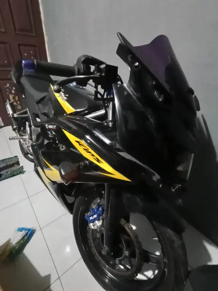 Di jual motor Kawasaki ninja RR New
