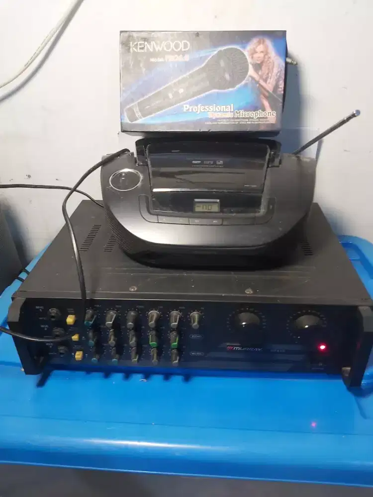 amplifier karaoke merek Murray MR660.