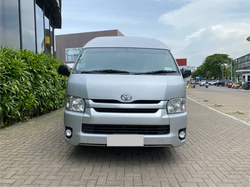 LUXURY INTERIOR BAZE TOYOTA HIACE COMMUTER MT 2019