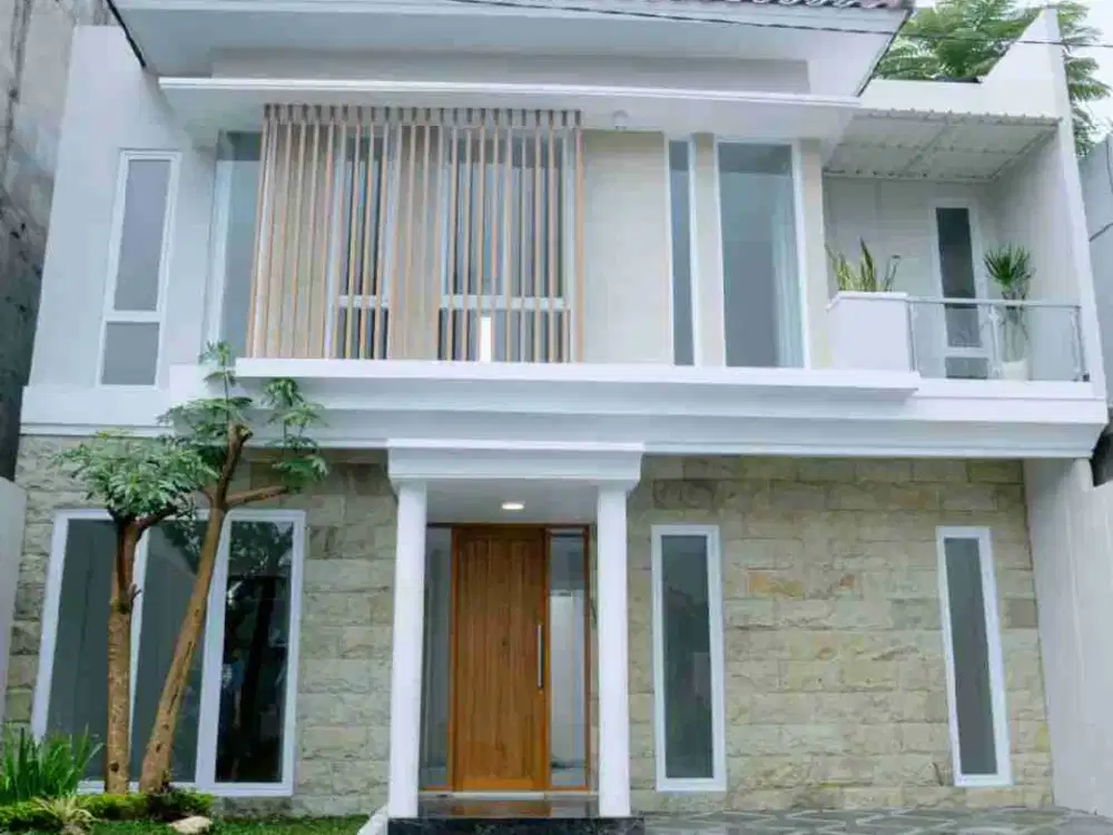 di jual rumah belakang hotel Hyatt