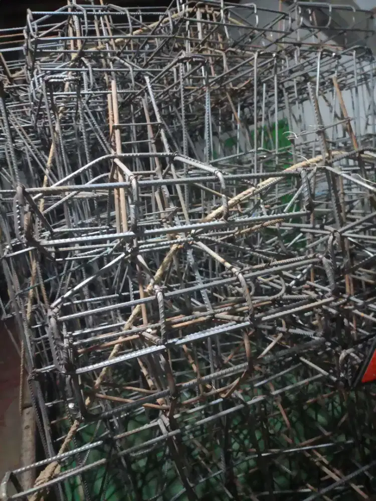 Cakar ayam pondasi besi 10ml uril/polos uk 50×50