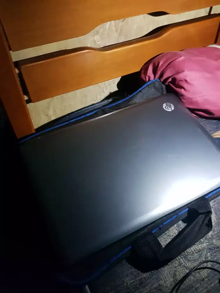Laptop merek hp ram 4 / 596 gb