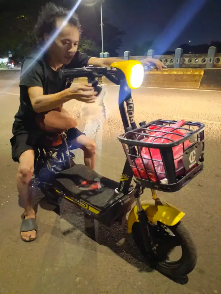 Selis merk GODA warna kuning