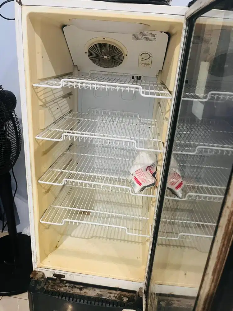 Jual showcase merk midea