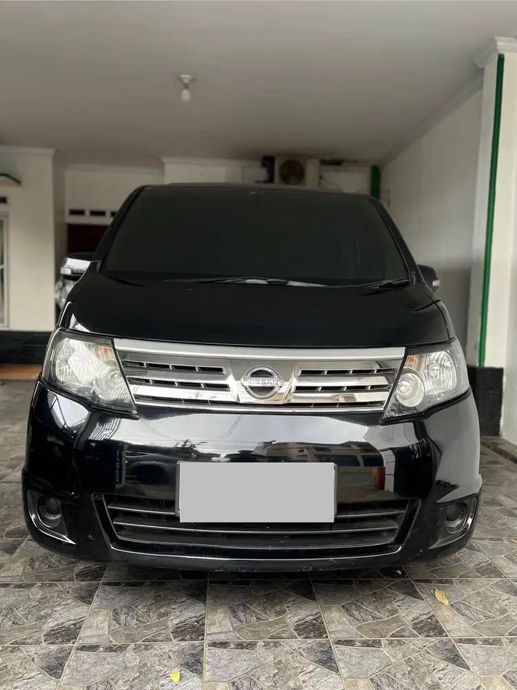 Nissan Serena 2010 Bensin