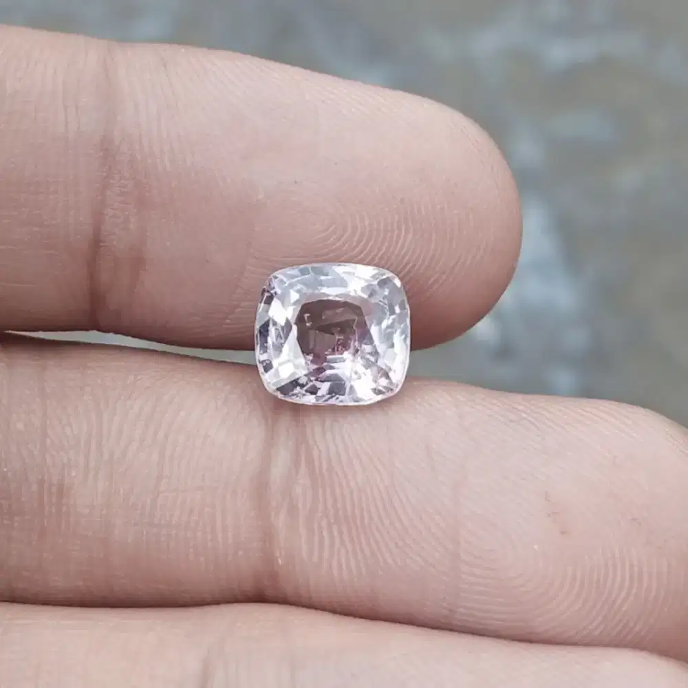 Natural Colorless Spinel Myanmar Burma No Heat 3.03 ct sertifikat IGC