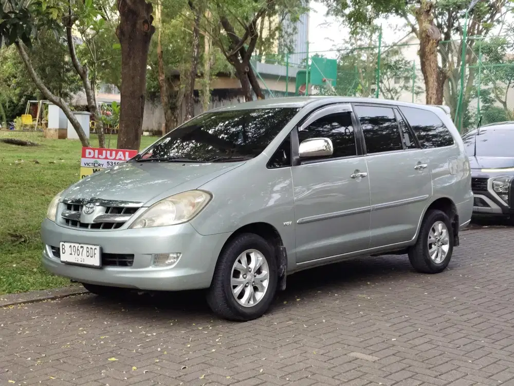 Toyota Kijang Innova 2005 Bensin