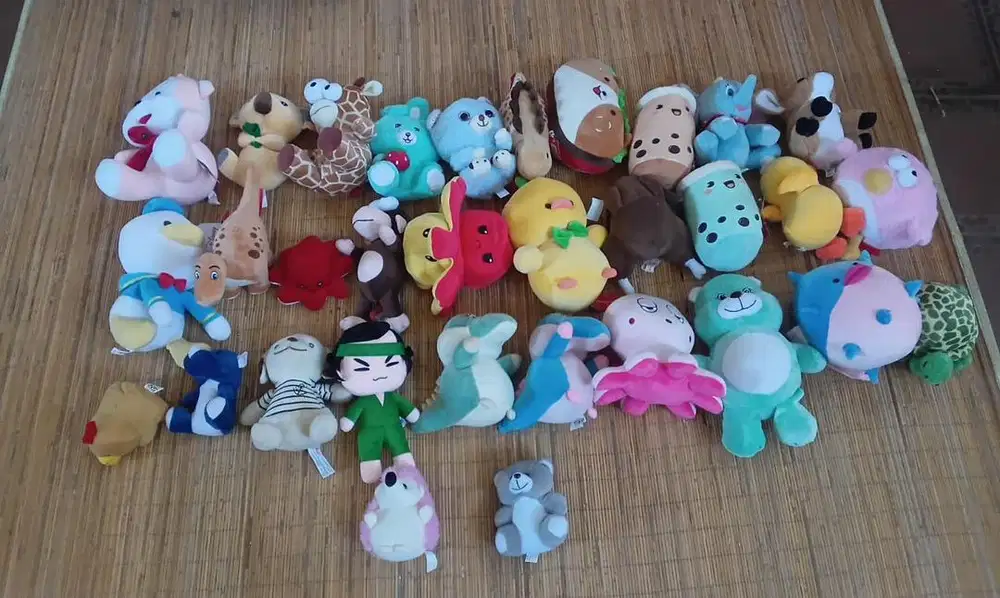 Boneka Mainan (Timezone, dll)