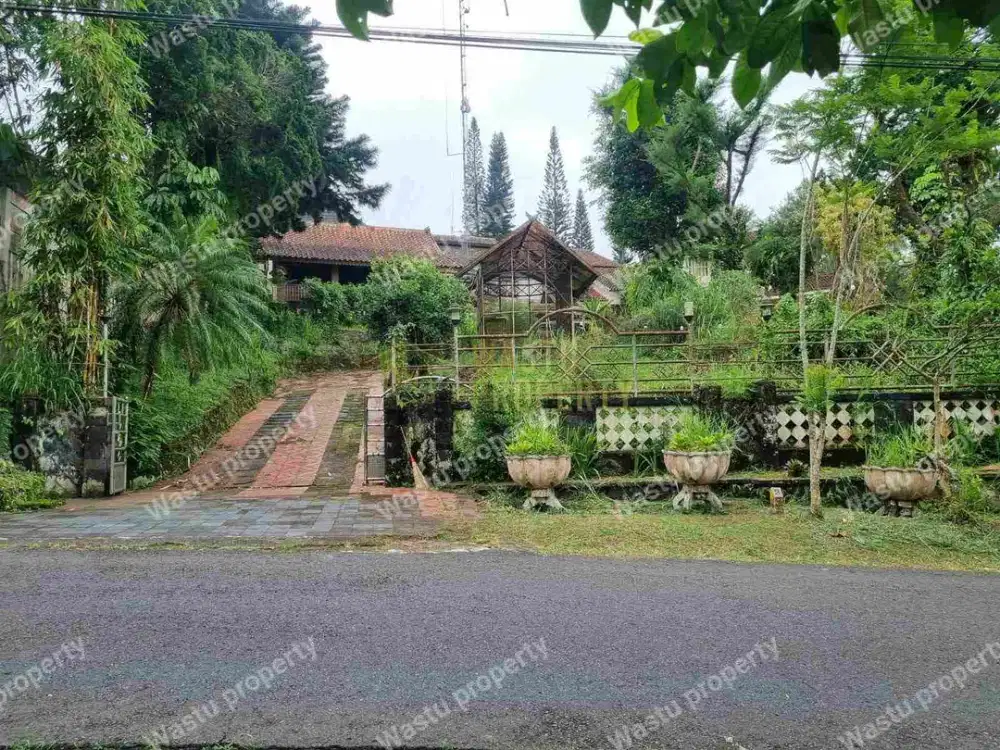 VILLA DIJUAL DEKAT TUGU UDANG DI KALIURANG JOGJA