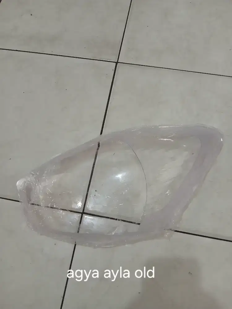 Mika kaca lampu depan agya ayla
