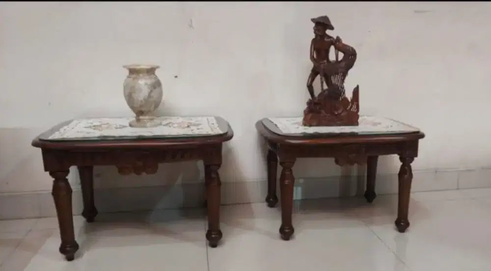 MEJA SUDUT UKIRAN KAYU JATI