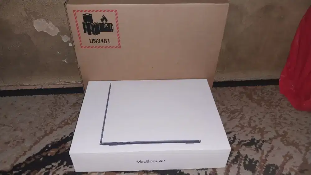 JUAL CEPAT MACBOOK AIR M4 IBOX 16/256 MIDNIGH SEGEL