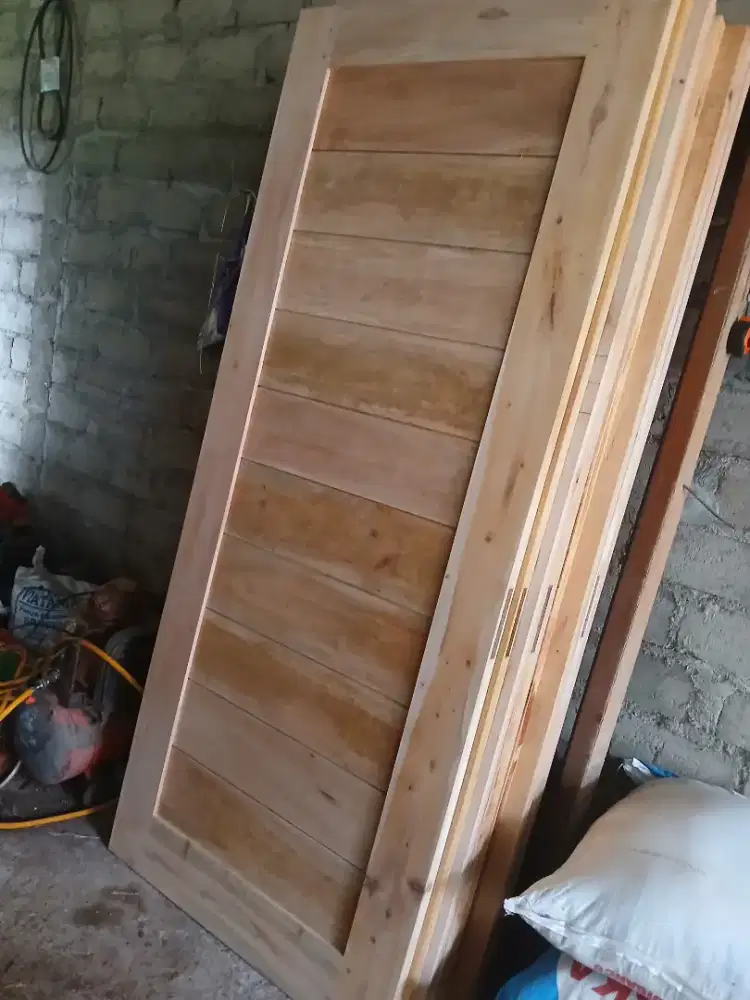 Pintu kmar dan kusen