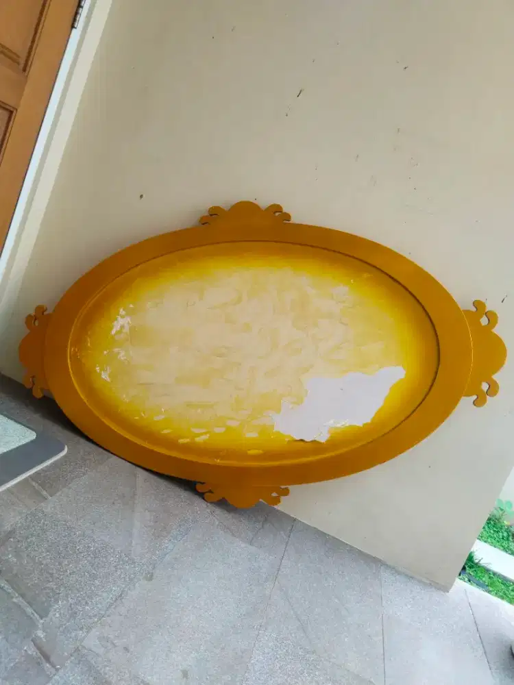 Pajangan dinding pigura display oval