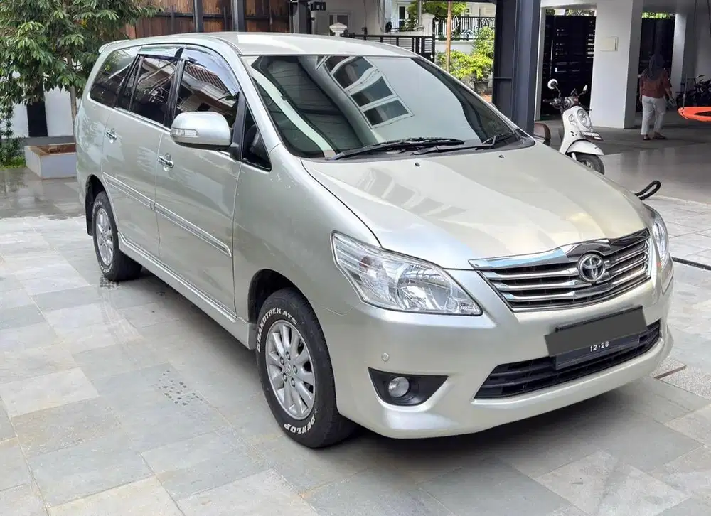 Innova V Diesel Matik 2012