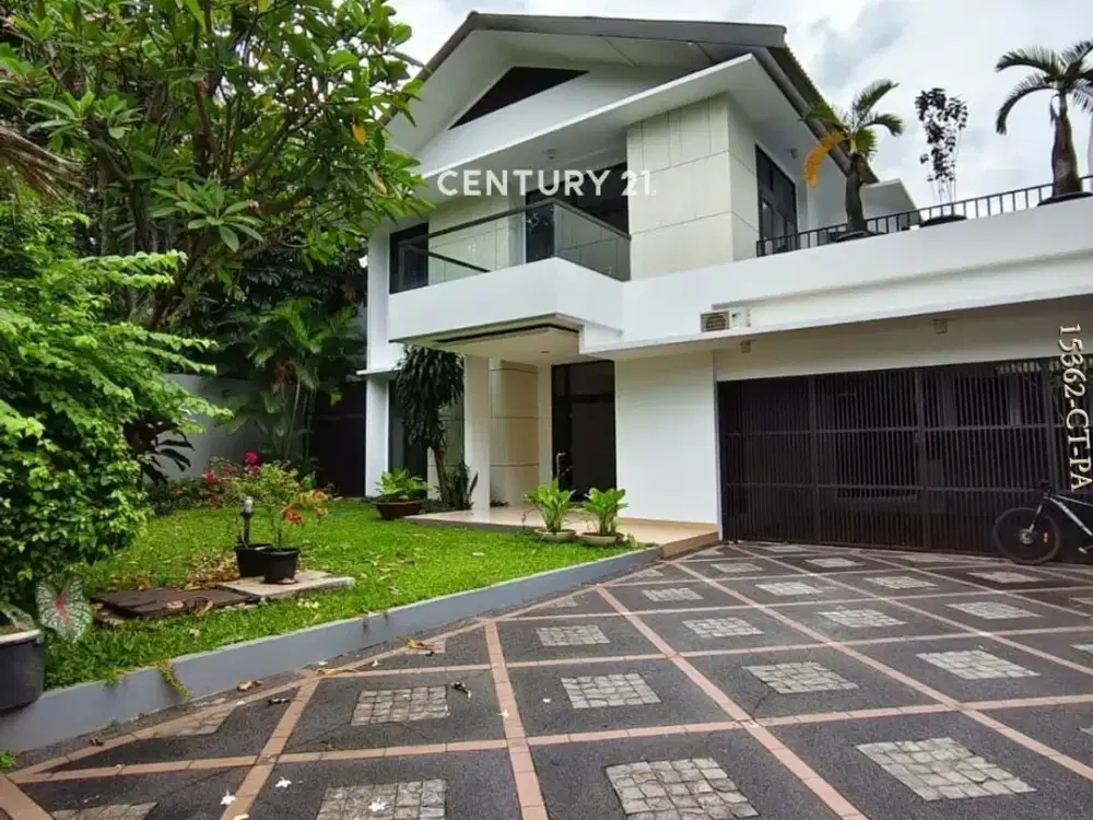 Disewakan Rumah Modern Dengan Pool Di Pondok Indah
