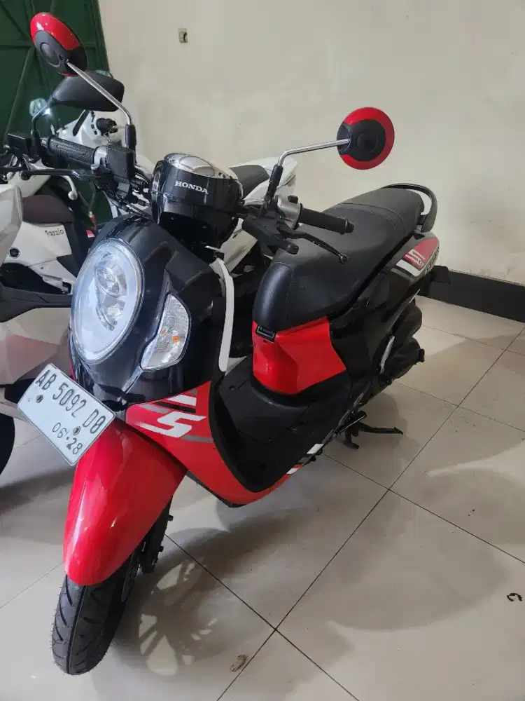 Scoopy hitam merah 2023 Gbm bisa tunai atau kredit