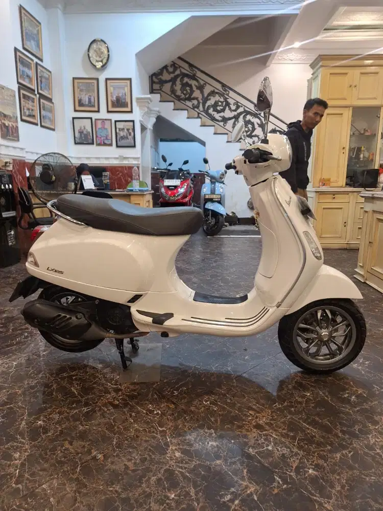 Hub ima dp 500rb Vespa LX 125 I GET 2024 . Syarat Kredit KTP KK