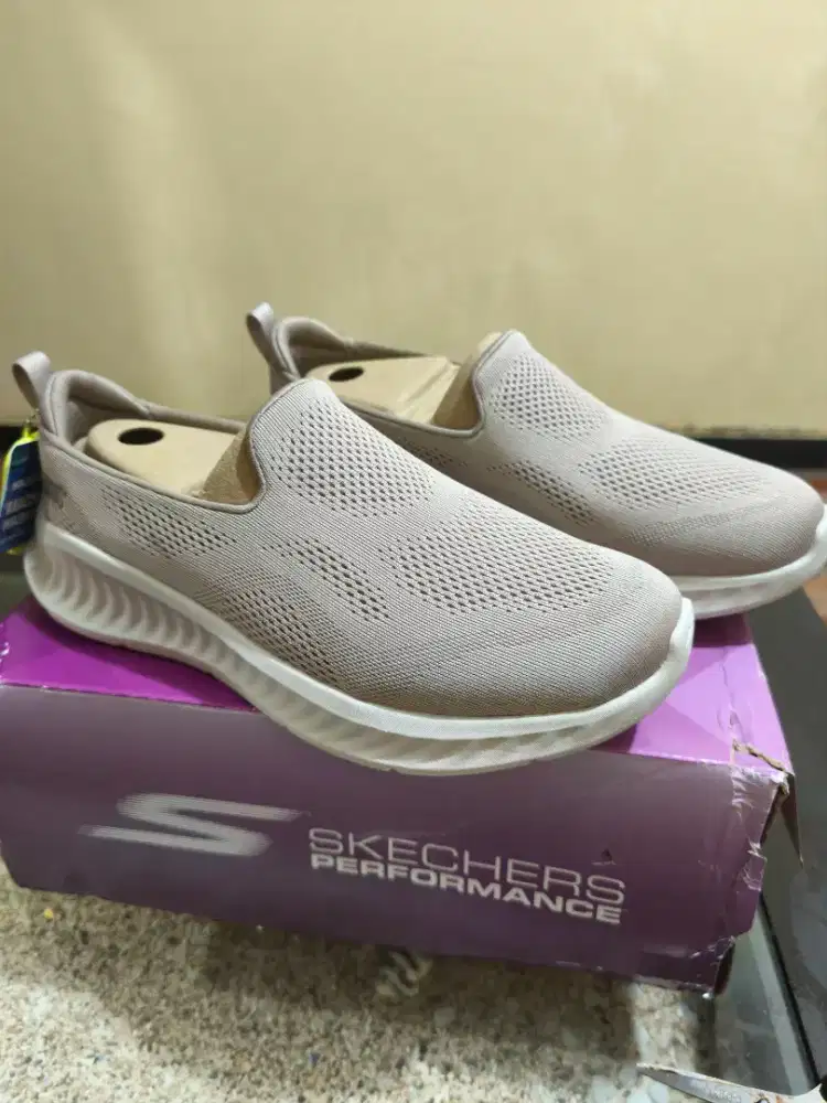 Jual MURAH sepatu skechers BARU. Di jual karena beli kekecilan