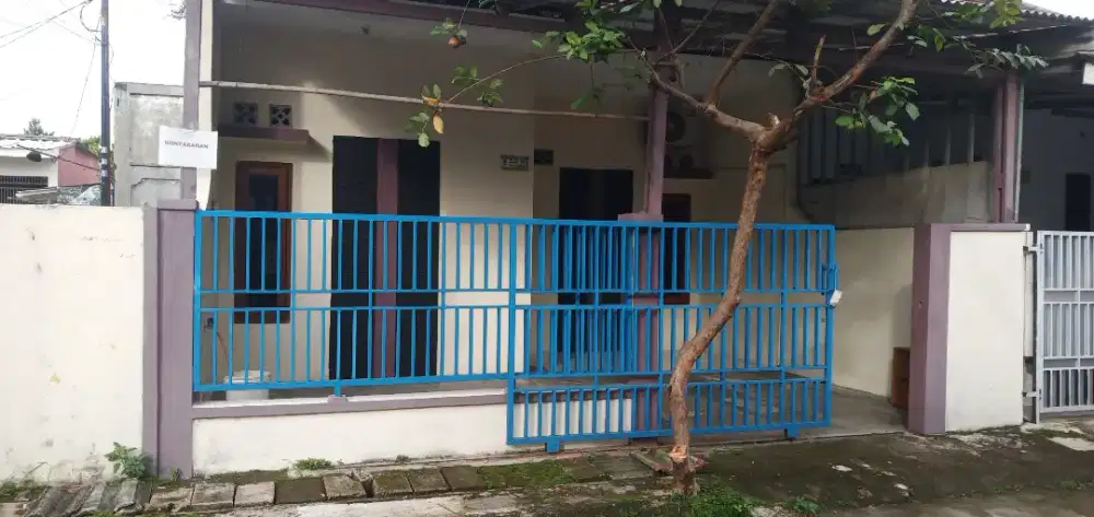 Disewakan rumah per tahun