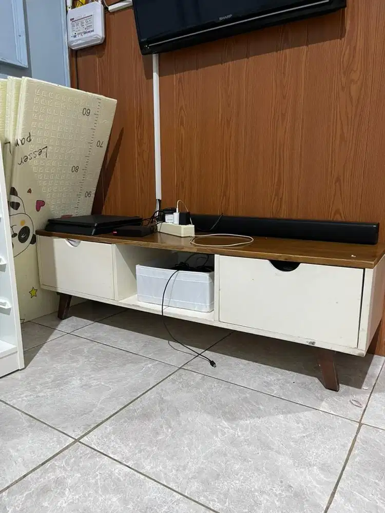 Meja rak tv serbaguna