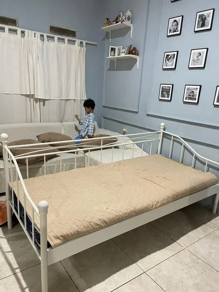 Ranjang day bed informa