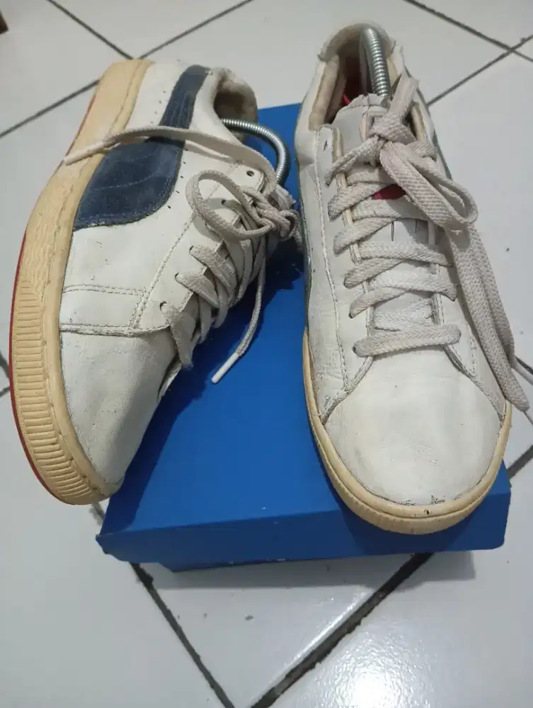 Sepatu sneakers puma putih