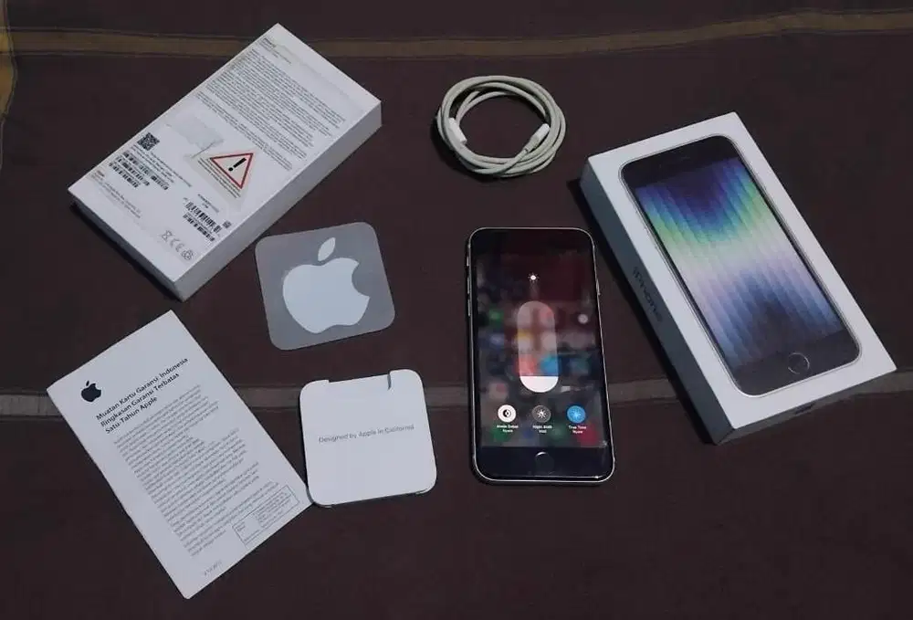 Iphone SE 3 2022 128gb ex ibox ( bisa tukar tambah )