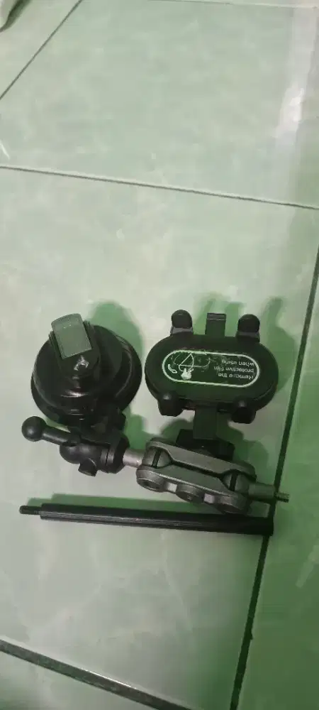 Car holder bahan aluminium kokoh tidak goyang