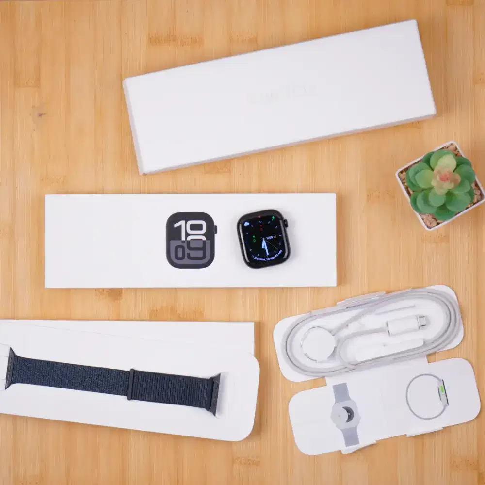 Apple Watch 10 46mm GPS Jet black garansi aktif, Fullset original