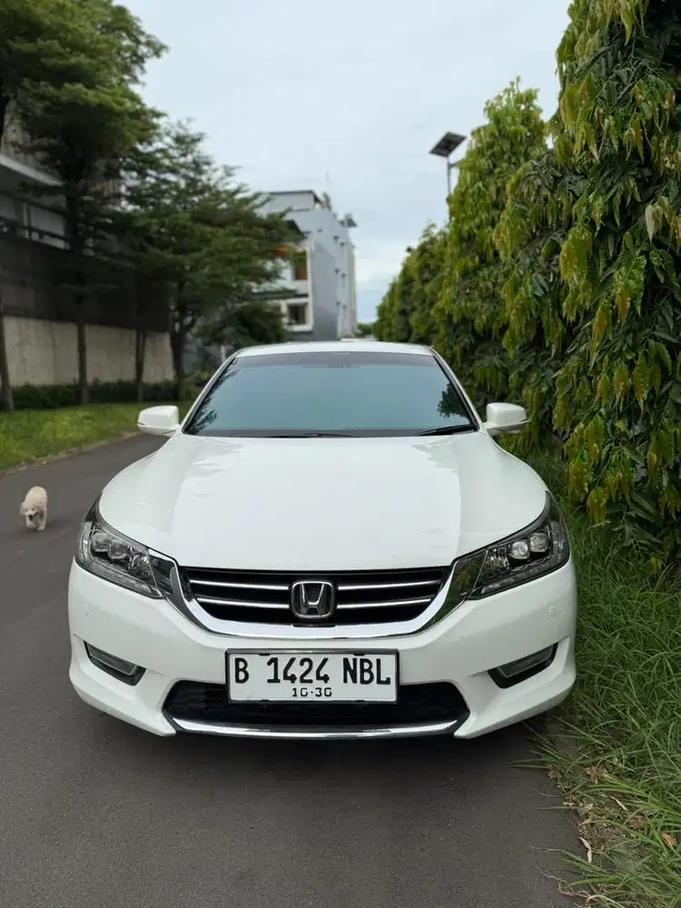 Honda Accord VTIL 2013 AT white
