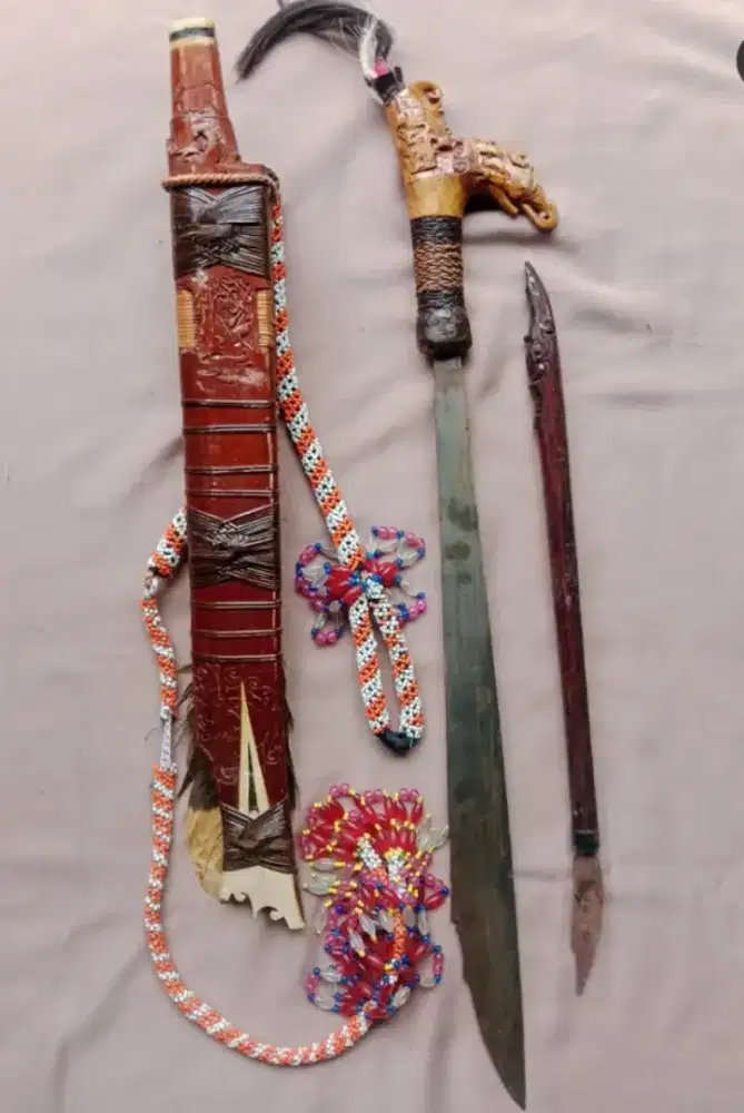 Mandau dayak pedalaman