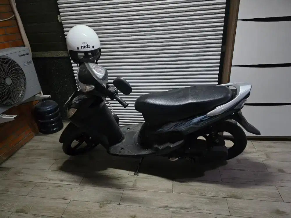 Yamaha mio tahun 2010 hitam