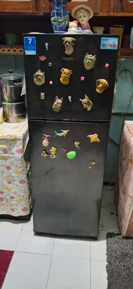 DIJUAL LEMARI ES AQUA