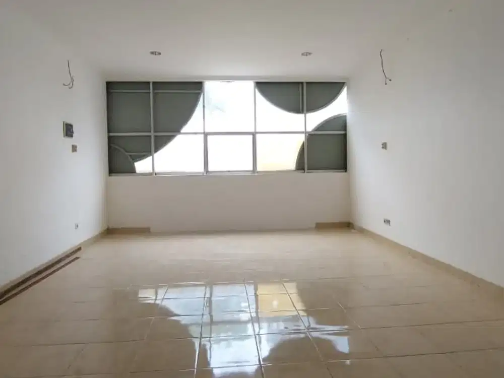 Ruko Murah 3 Lt Pusat CBD Gading Serpong. Dekat Mall, Kawasan Kuliner di Ruko Blue Dotcom