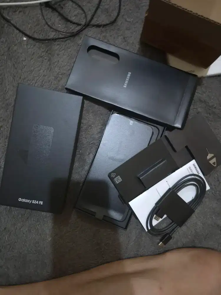 SAMSUNG S24 FE 8/256 MULUS LIKE NEW 99,9%