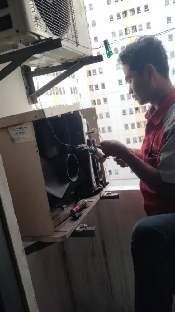 Perbaikan AC, Modul eror/mati/lampu kedap-kedip,air bocor ke depan