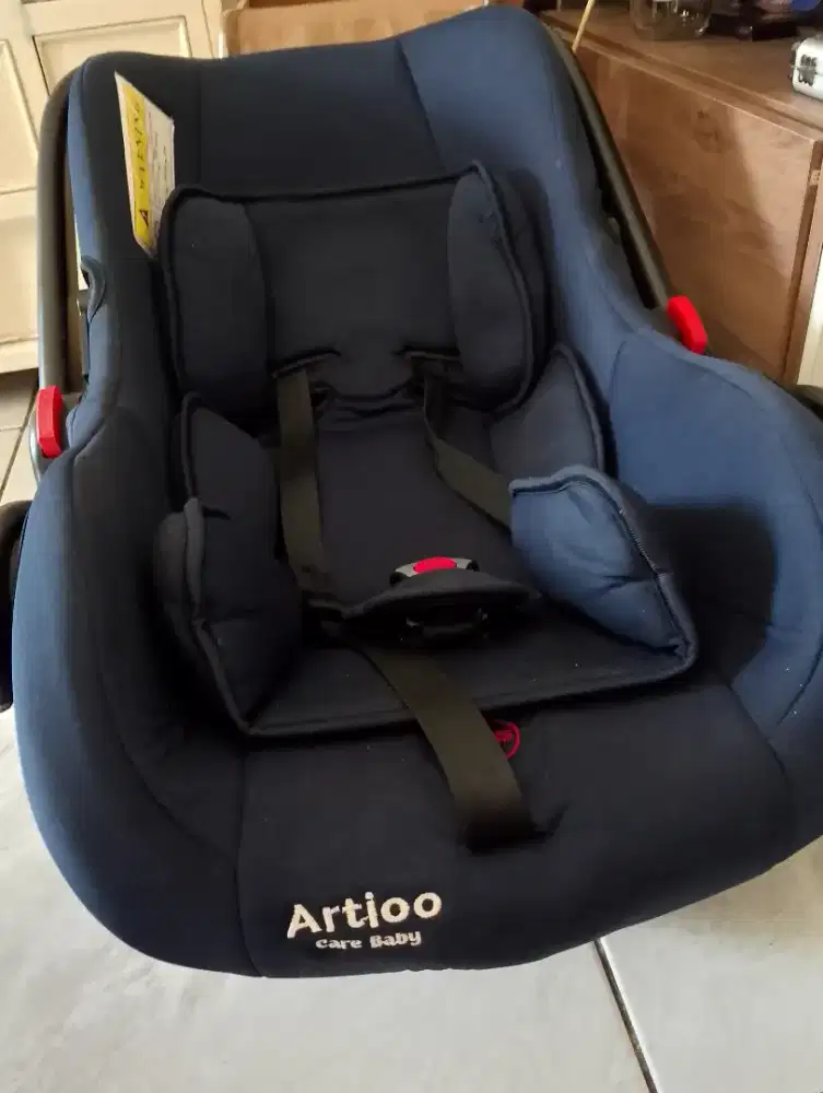 Menjual carseat baby