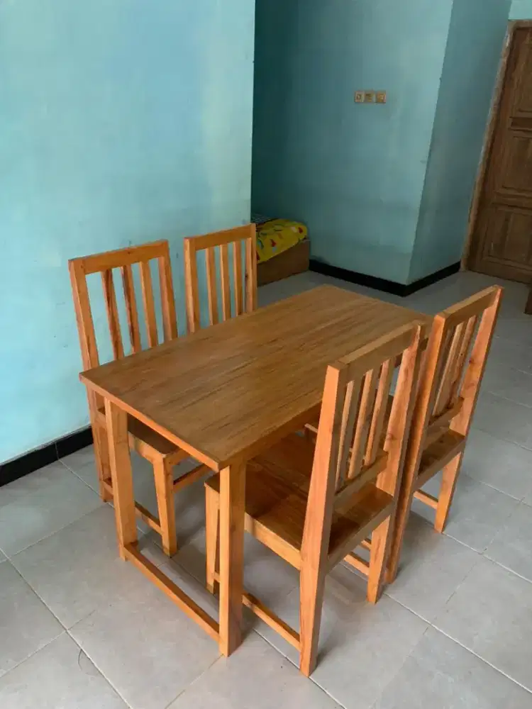 Set meja kursi rumah makan