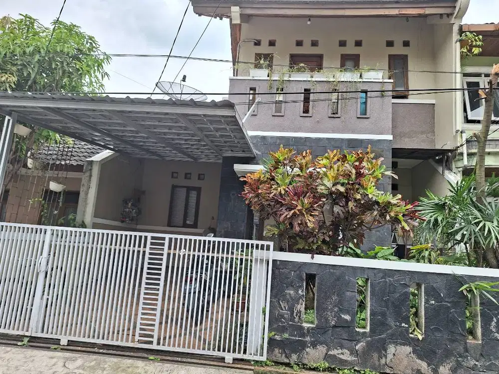 Rumah di tengah kota  strategis,24 jam security