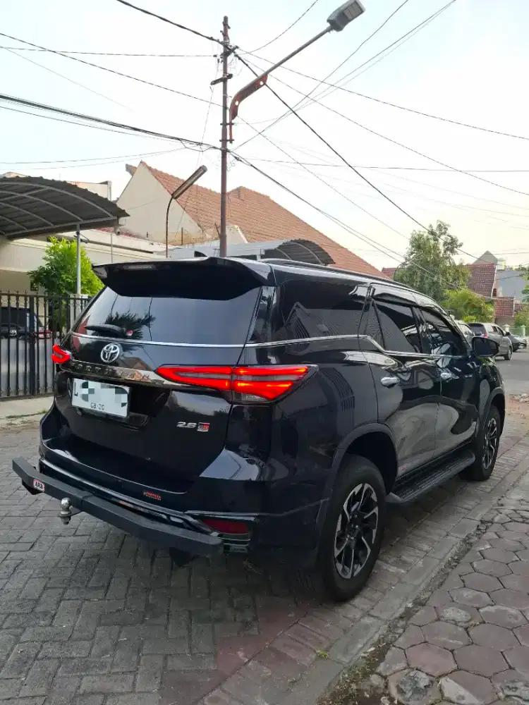 Fortuner VRZ 2.8 GR Sport 2022 AT Matic Hitam Diesel 1GD TRD Solar