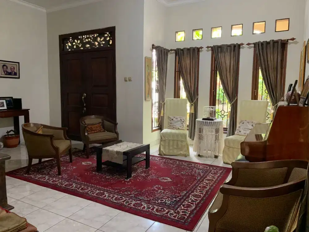 Rumah lokasi nyaman dan tenang di Kebayoran Baru