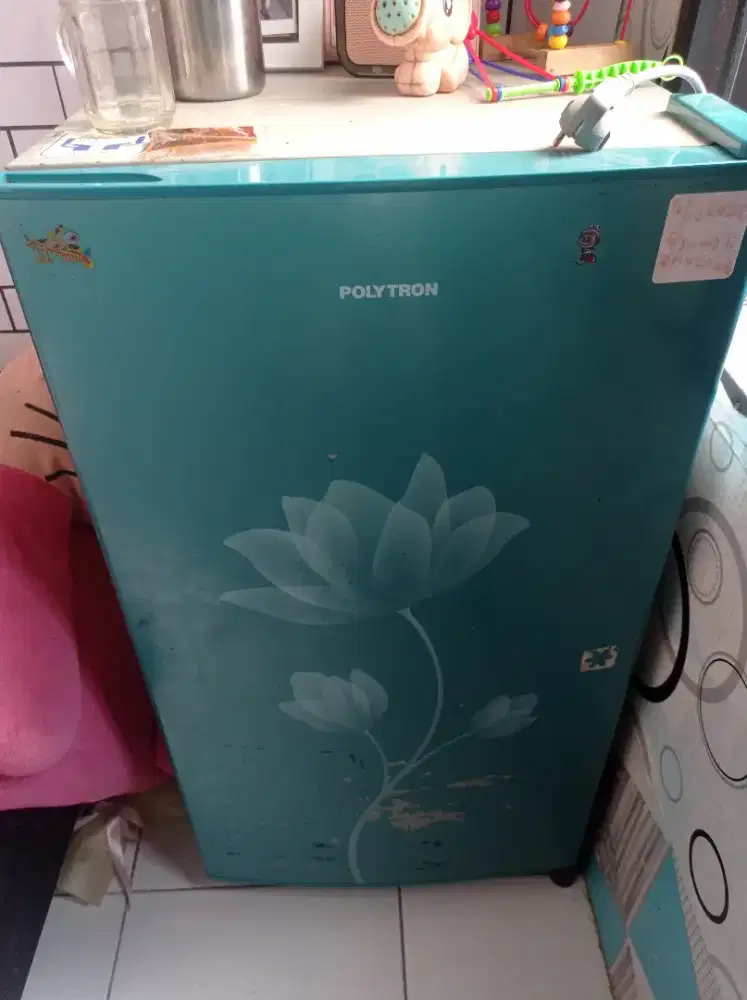 Kulkas polytron 1pintu  150ltr bekas baik